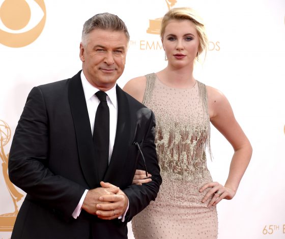 Его-то мы и ждали! Отец Айрленд Болдуин прокомментировал ее полуголое фото