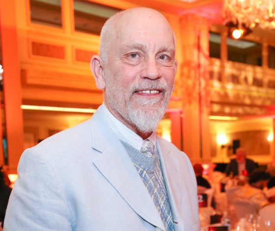 Джон Малкович объяснил, почему не хотел сниматься в супергеройском кино, а теперь согласился