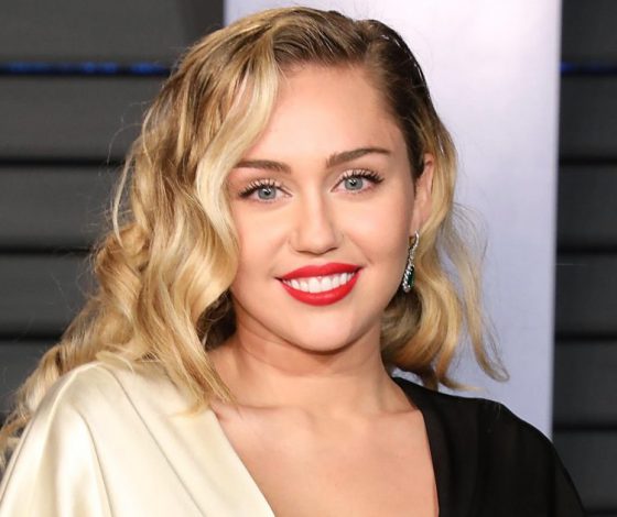 Звезды до и после пластики: Майли Сайрус