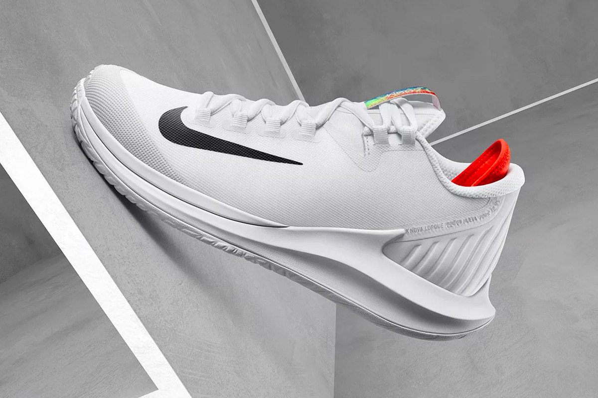 Ничего лишнего: Nike выпустил белоснежные кроссовки