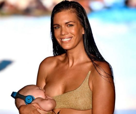 Такого мы еще не видели! Кормящая ребенка грудью модель вышла на подиум