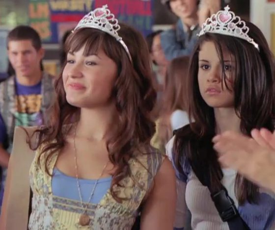 Как себя на самом деле чувствовали Деми Ловато и Селена Гомес до госпитализации?