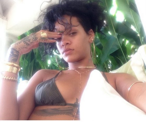 Крутой купальник! Рианна на отдыхе в Мексике