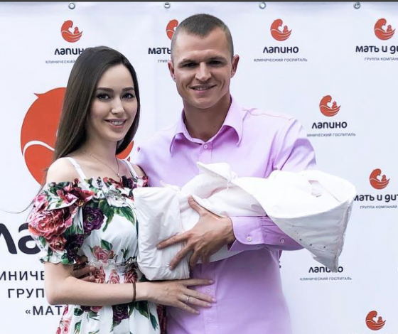 Новая порция слухов: как Дмитрий Тарасов отметил рождение дочери?