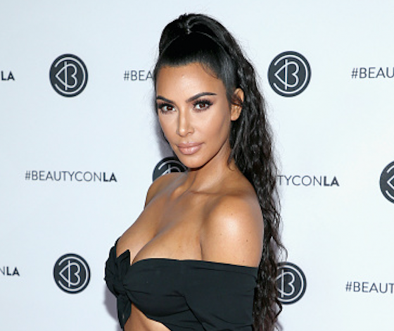 Только Ким так может: новый откровенный выход звезды с дочкой