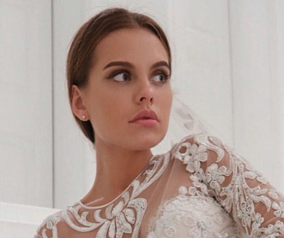 Не поторопилась ли? Даша Клюкина в свадебном платье и с кольцом на безымянном пальце