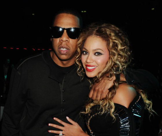 Все семейство в сборе! Бейонсе и Джей Зи гуляют с детьми в парке