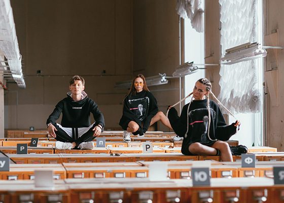 Учитель русского Павел Воля сделал коллекцию одежды. Какой она получилась?