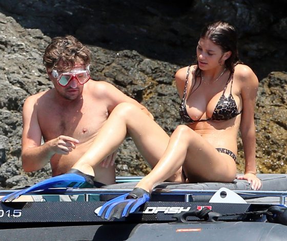 Как романтично! Леонардо ДиКаприо и Камила Морроне на пляже