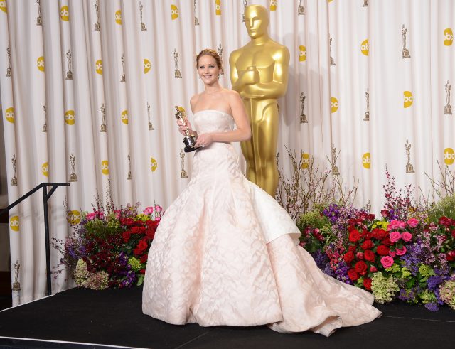 Самые роскошные платья за всю историю «Оскара»