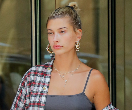 Сколько стоит подвеска Хейли Болдуин с инициалами Бибера?