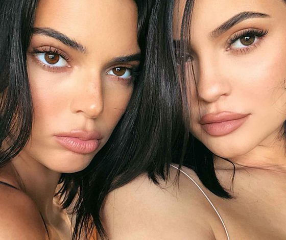 Битва сестер Дженнер: чей образ в новой фотосессии круче?