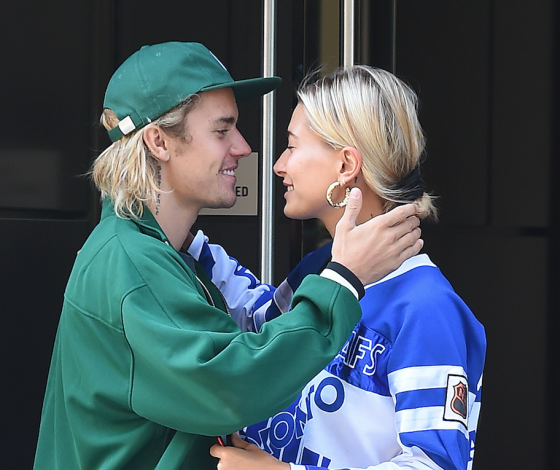 Романтика: Хейли Болдуин подкатывает к Джастину Биберу в Instagram