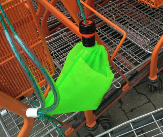 Найдено в Instagram: очень крутые неоновые сумки