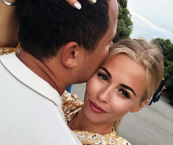 Участница шоу «Холостяк» Анастасия Смирнова впервые показала возлюбленного!