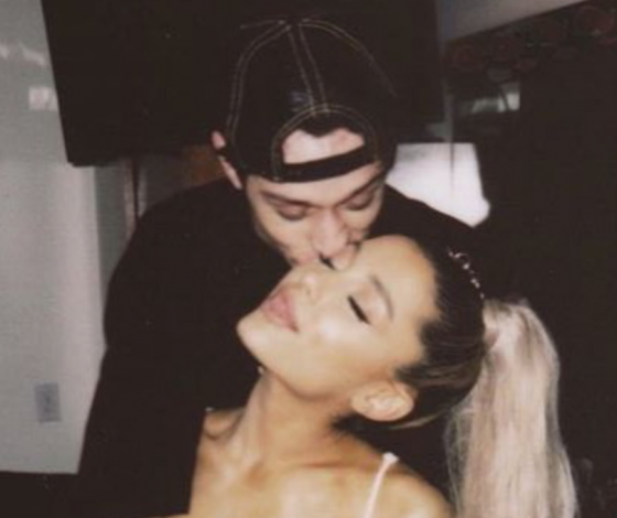 Как жених Арианы Гранде сделал ей предложение?