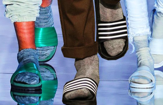 Как носить сандалии с носками и выглядеть стильно?