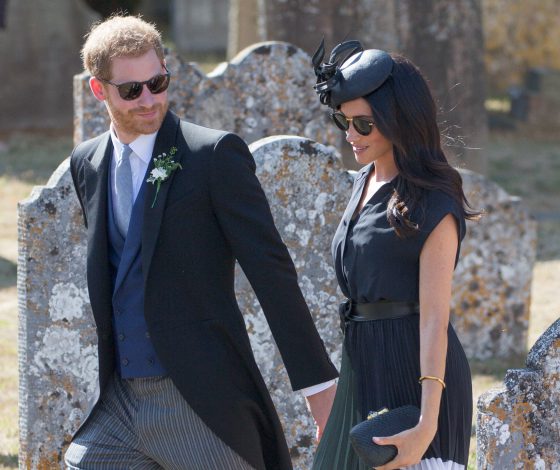 Модный скандал: Меган Маркл случайно показала белье