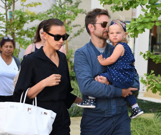 Идеальные! Ирина Шейк и Брэдли Купер гуляют с дочкой
