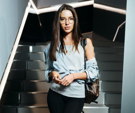 Виктория Короткова, Влад Лисовец и Юлия Квин на коктейле в честь открытия Cosmoscow