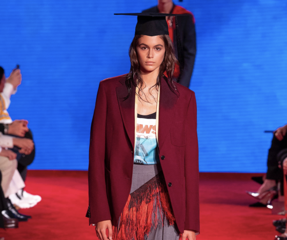 Как прошел показ Calvin Klein 205W39NYC? Раф Симонс вдохновлялся «Челюстями»