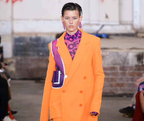 Хотим все: неоновый рай на показе House of Holland