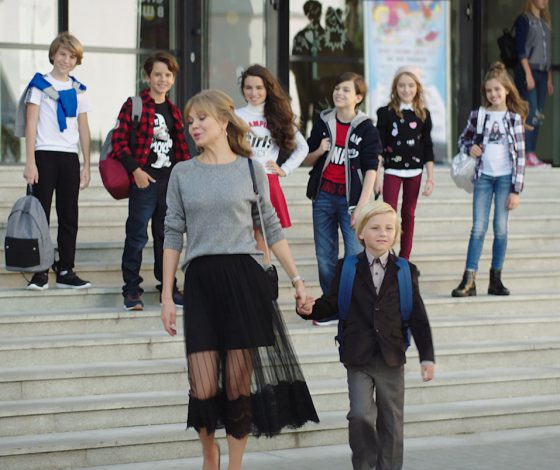 Снова школа: джемперы, пиджаки, платья в клетку и другие вещи для учебы