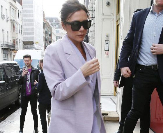 Где купить костюм на осень до 20 тысяч рублей?