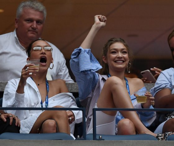 Какие классные! Сестры Белла и Джиджи Хадид на турнире по теннису