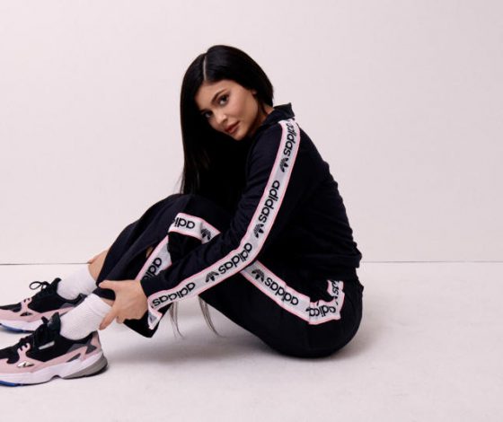 Кайли Дженнер стала лицом adidas. Но есть одно но