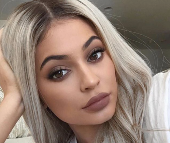 Большое интервью Кайли Дженнер: о Сторми, беременности и опять о губах