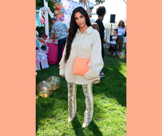 Любимым питоновым брюкам Ким Кардашьян 18 лет!