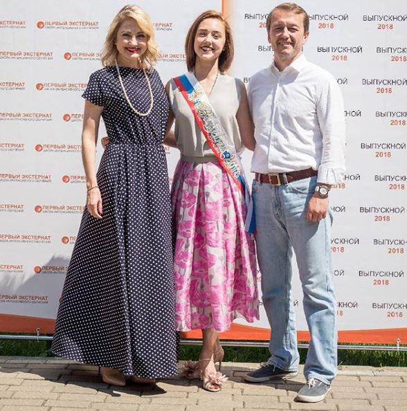 Екатерина Старшова с родителями