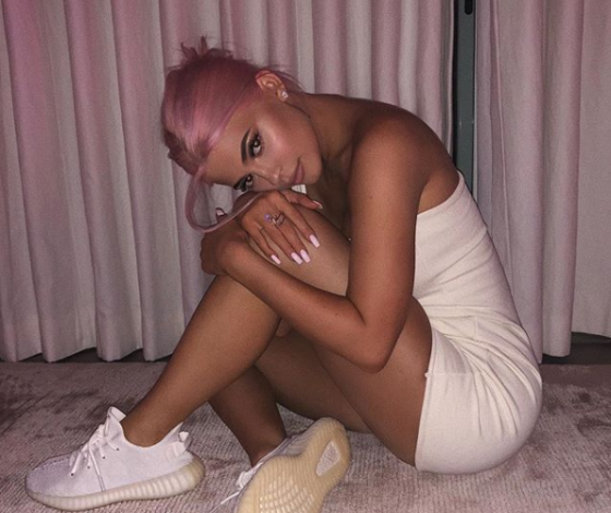 Цифра дня: сколько потратила Кайли Дженнер на новый цвет волос?