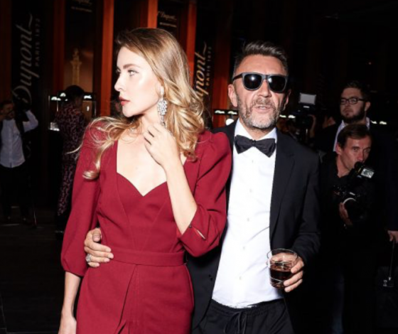 Слухи или нет? Новая жена бьет Шнурова и запрещает общаться с друзьями