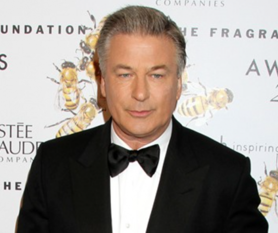 После трагедии: новые фотографии Алека Болдуина и его семьи