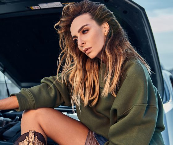 Объемные худи, которые должны быть в твоем гардеробе