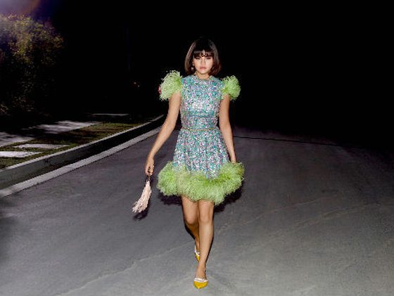 Селена Гомес подарила фанатам платье Prada!