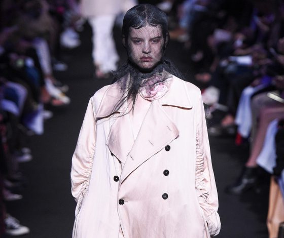 Смотри показ Ann Demeulemeester здесь!