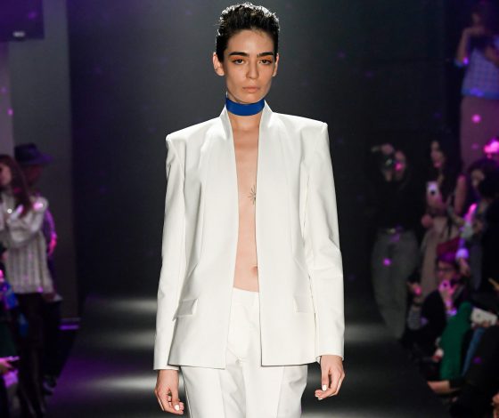 Смотри показ Guy Laroche здесь!