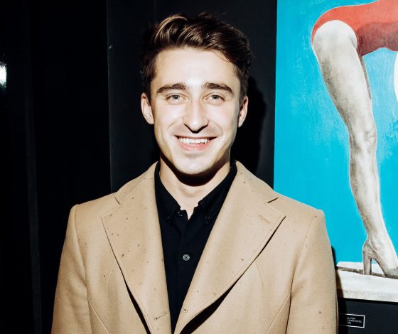 Артем Королев и другие звезды на открытии выставки арт-тандема Нины и Иво Петровых