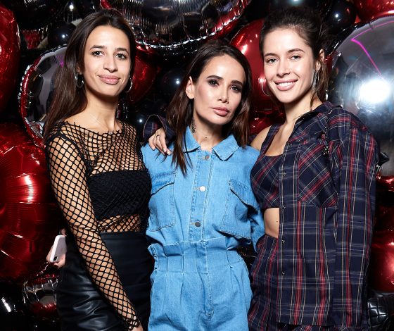 Айза, Ксения Шипилова и Анжелика Каширина поздравили Самиру Мустафаеву с открытием новой студии SM Stretching