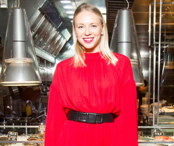 Анжелика Тиманина, Ольга Карпуть и Ирина Йовович на ужине в ресторане «Недальний восток»