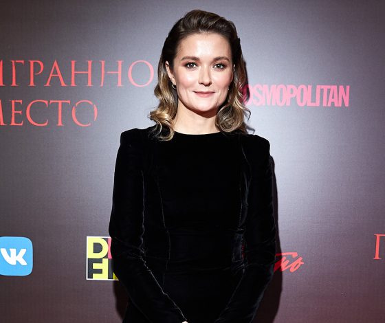 Надежда Михалкова, Глюк'oZa и Елена Летучая на премьере фильма «Проигранное место»