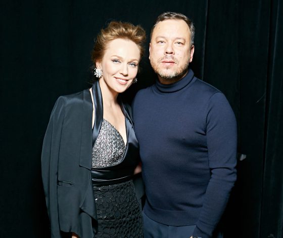 Альбина Джанабаева, Елена Летучая и Виктория Дайнеко на показе Chapurin