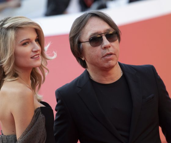 СМИ сообщили о разводе Жени Малаховой и Рената Давлетьярова. Мы выяснили, что происходит