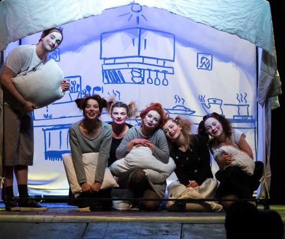 Кто стал бабушкой в новом спектакле «СтихоВаренье»? Ты удивишься