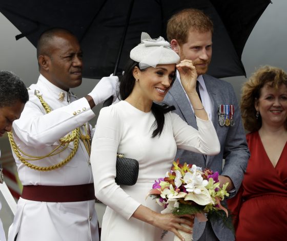 Вся в белом! Новый выход Меган Маркл на Фиджи