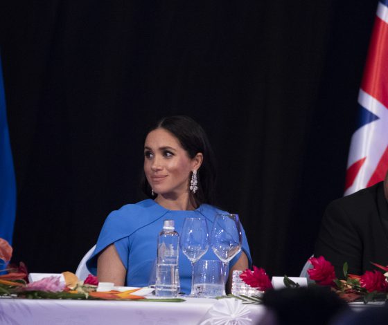 Новый выход Меган Маркл и принца Гарри. Как тебе платье герцогини?