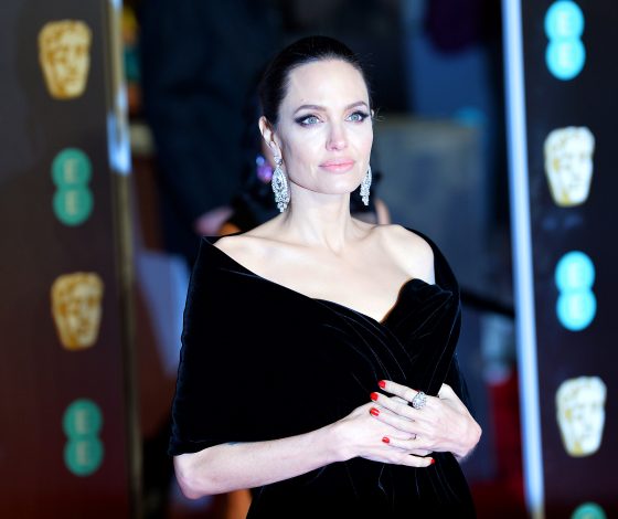 Красивая и счастливая: Анджелина Джоли с дочкой в Лос-Анджелесе